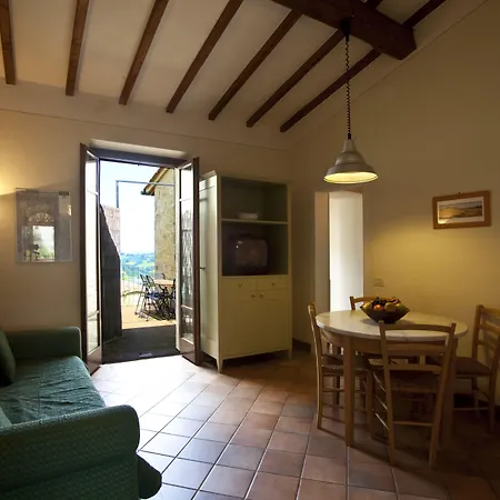 Podere Il Pino Country house