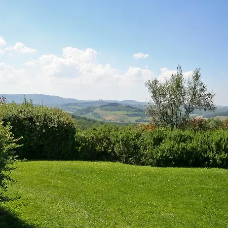 Podere Il Pino פוג'יבונסי