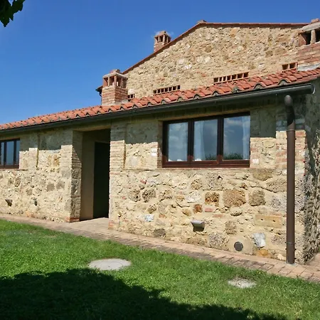 Podere Il Pino Εξοχικό σπίτι *